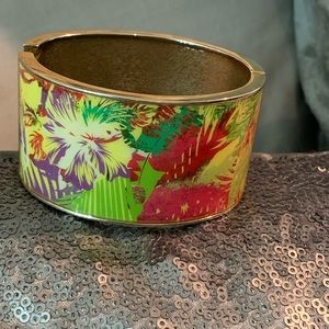 Floral bangle**3 items for $25 🌺🌺🌺